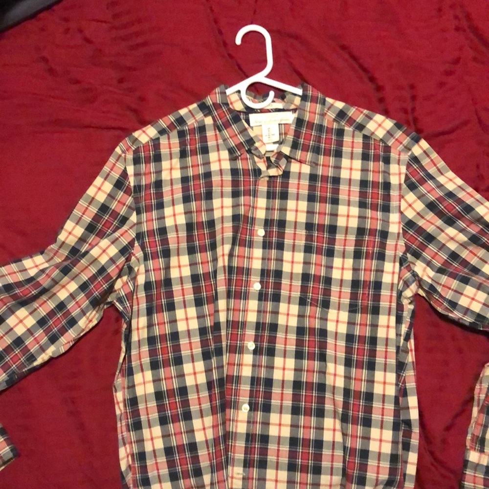 Rarely worn. Plaid shirt. Label of graded goods brand, L, $20